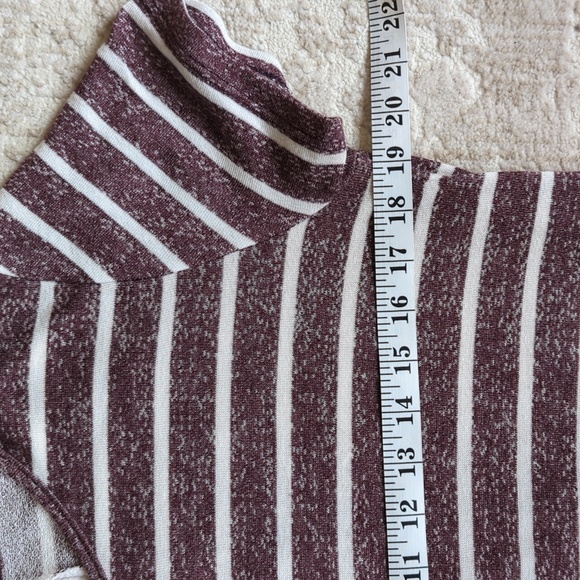 Pink Clover Striped Faux Button Back SS High Low Top L White Red Purple - Picture 14 of 15